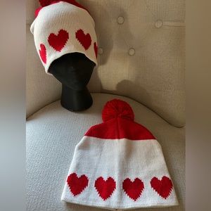 Fun Pom Pom Heart Hat!